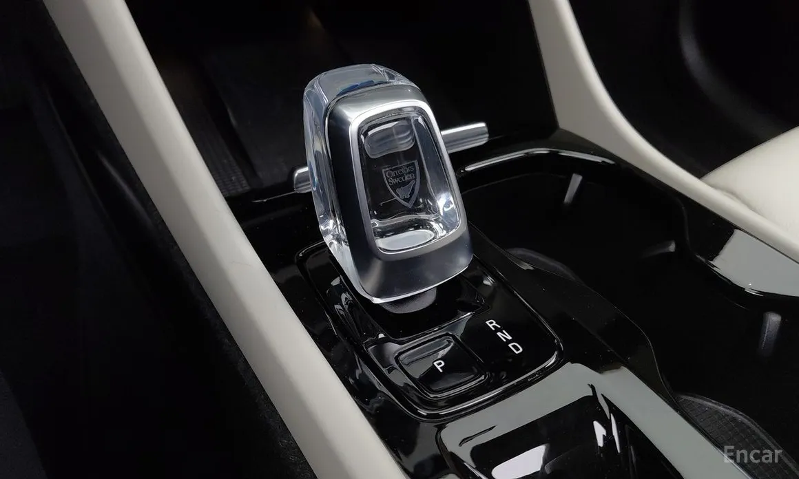 Фото 12 - Volvo XC40