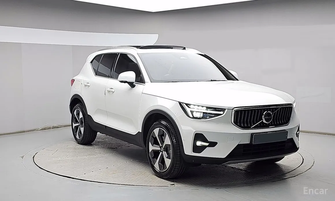 Фото 3 - Volvo XC40