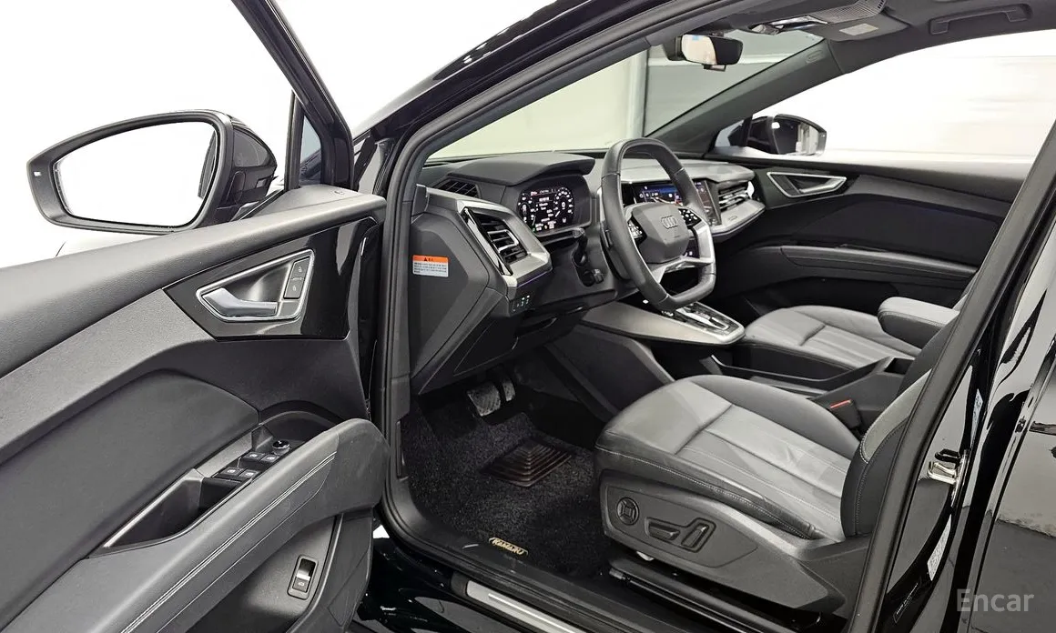 Фото 12 - Audi Q4 e-tron