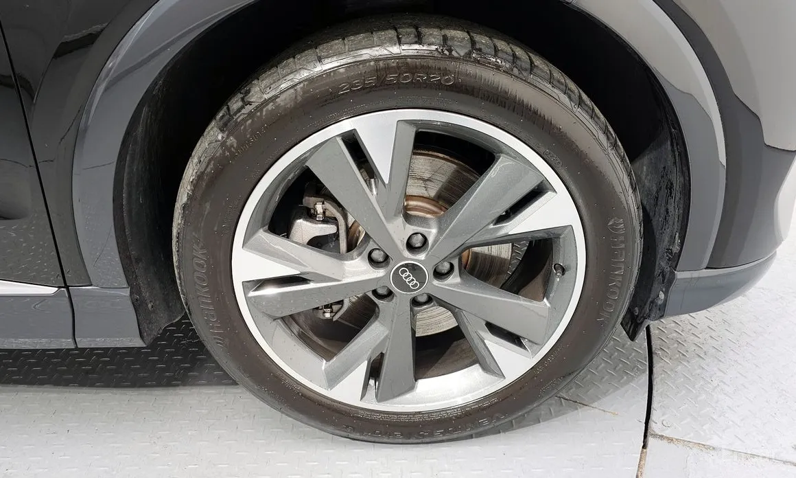 Фото 5 - Audi Q4 e-tron