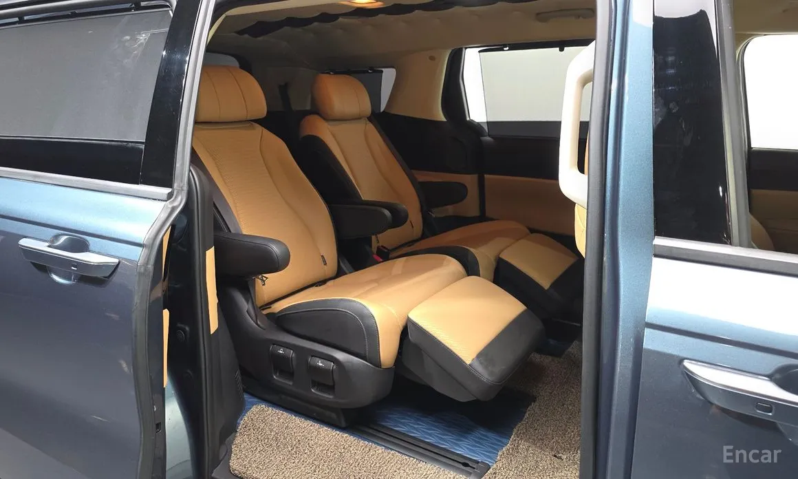 Фото 12 - Kia Carnival