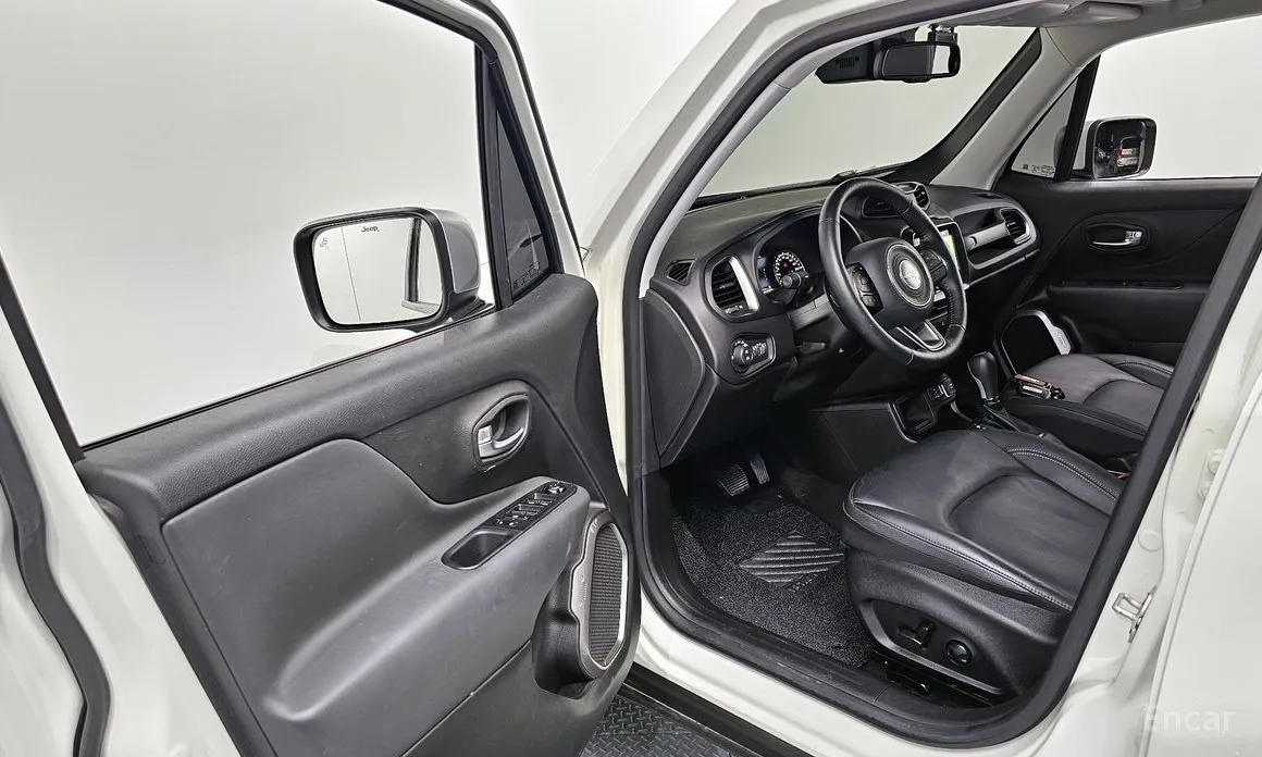 Фото 10 - Jeep Renegade