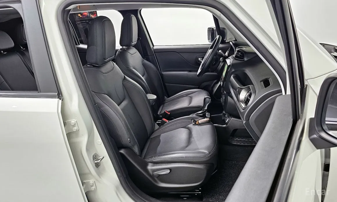 Фото 12 - Jeep Renegade