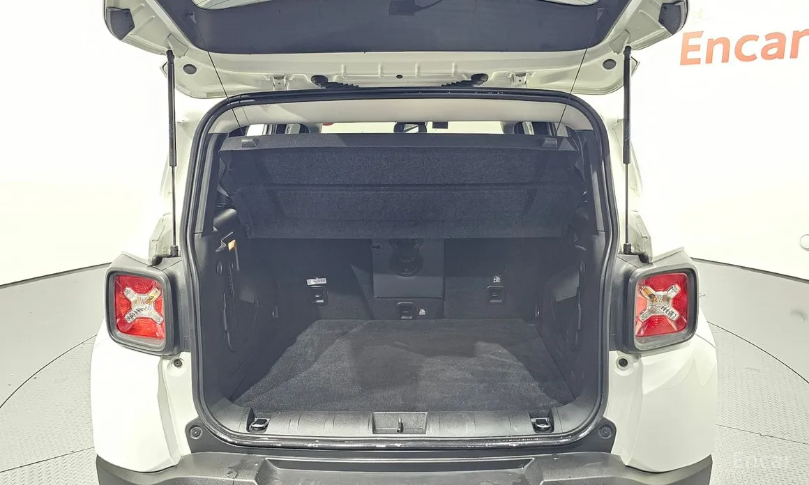 Фото 20 - Jeep Renegade