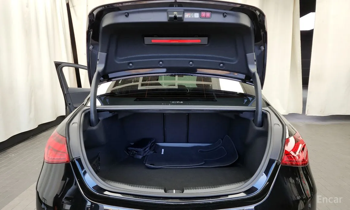 Фото 20 - Mercedes-Benz C-Class