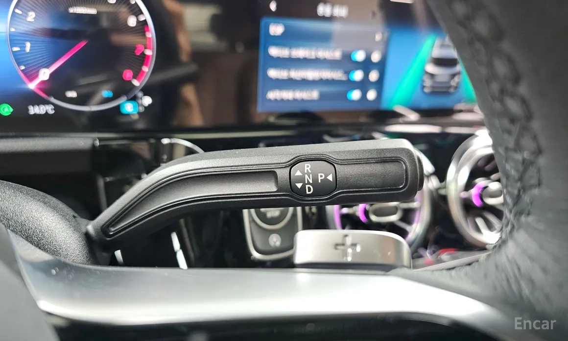 Фото 9 - Mercedes-Benz GLA-Class