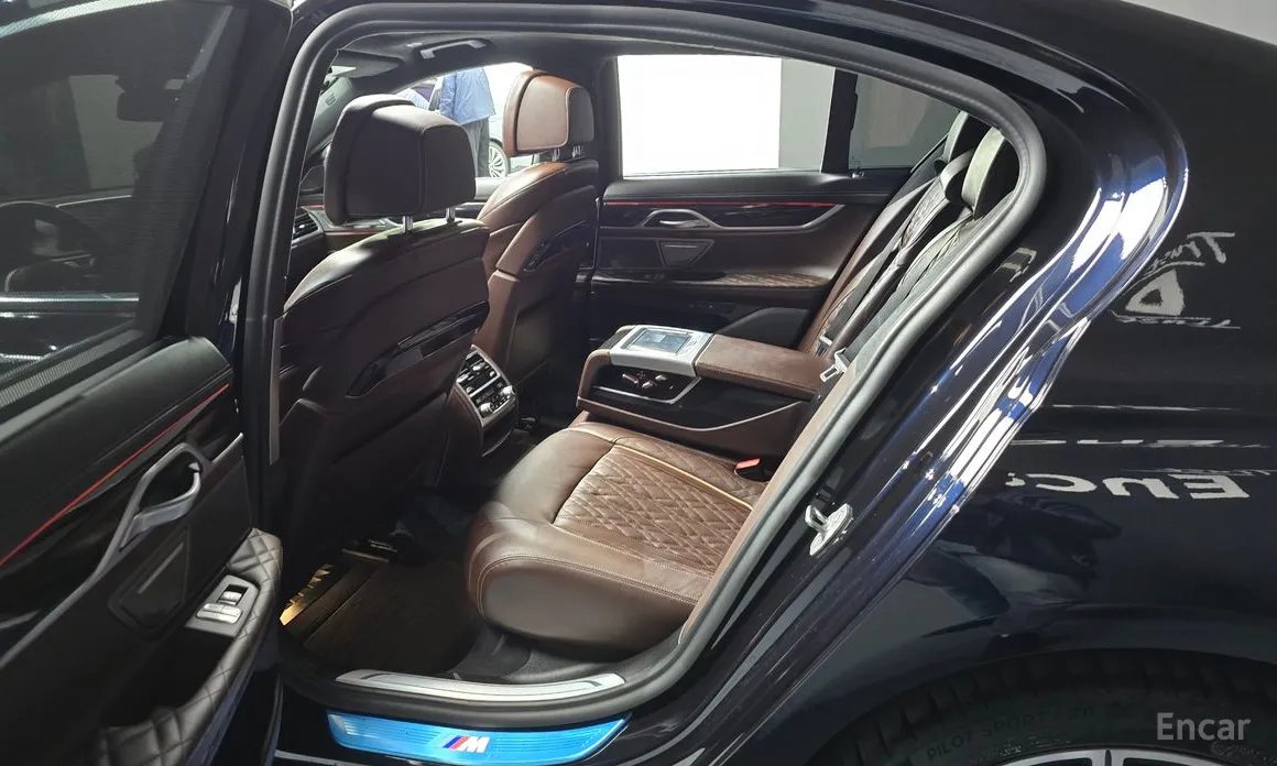 Фото 11 - BMW 7 Series
