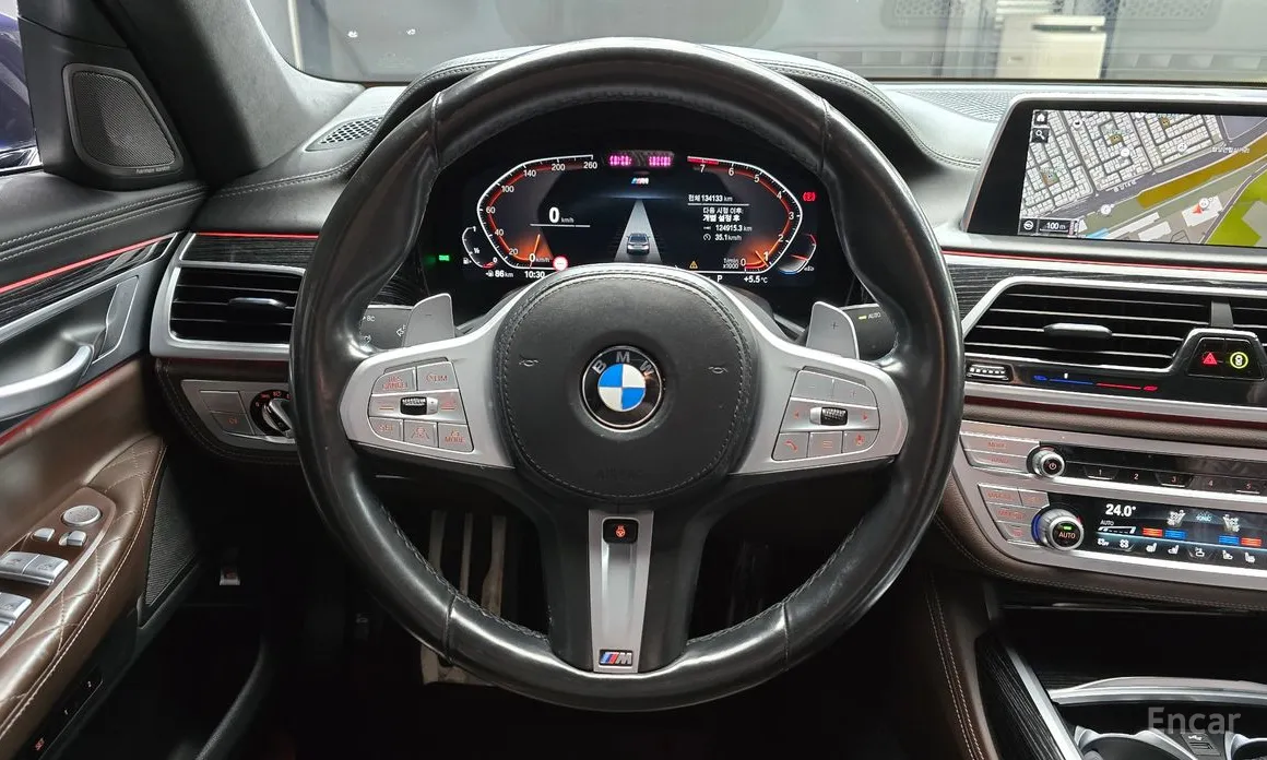 Фото 13 - BMW 7 Series