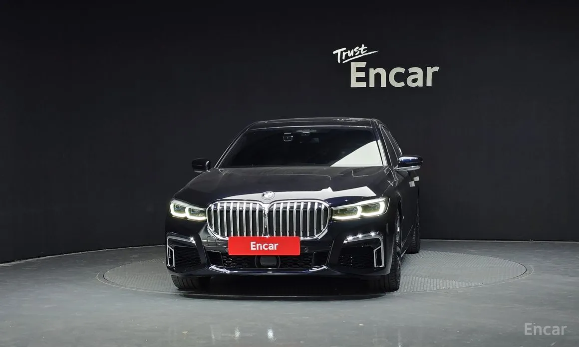 Фото 3 - BMW 7 Series