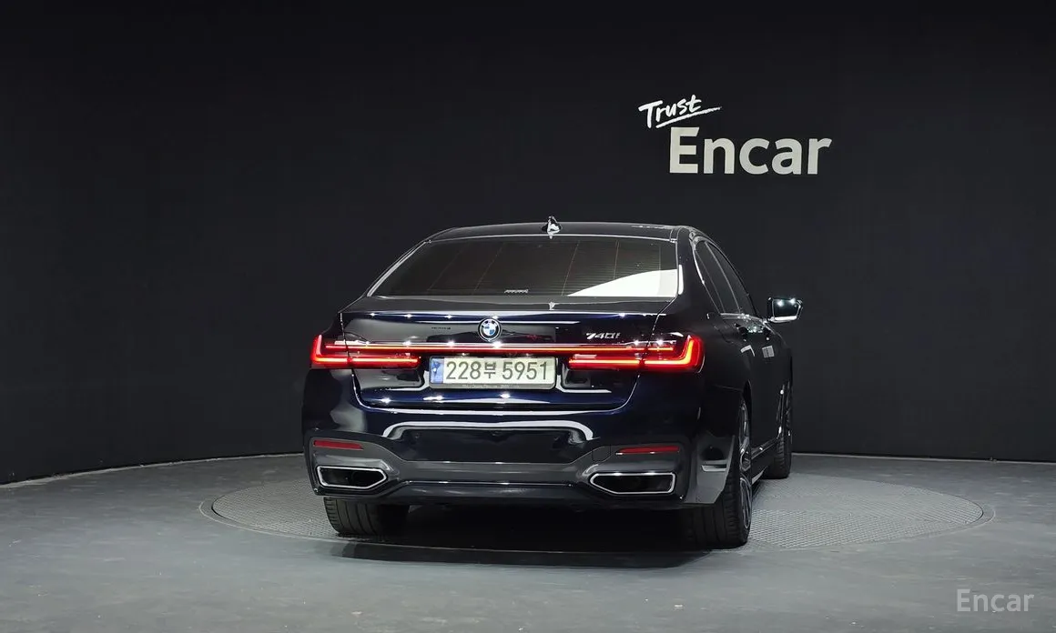 Фото 4 - BMW 7 Series