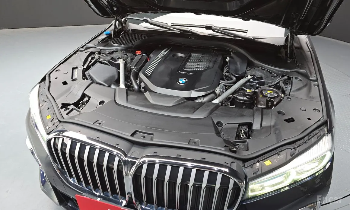 Фото 6 - BMW 7 Series