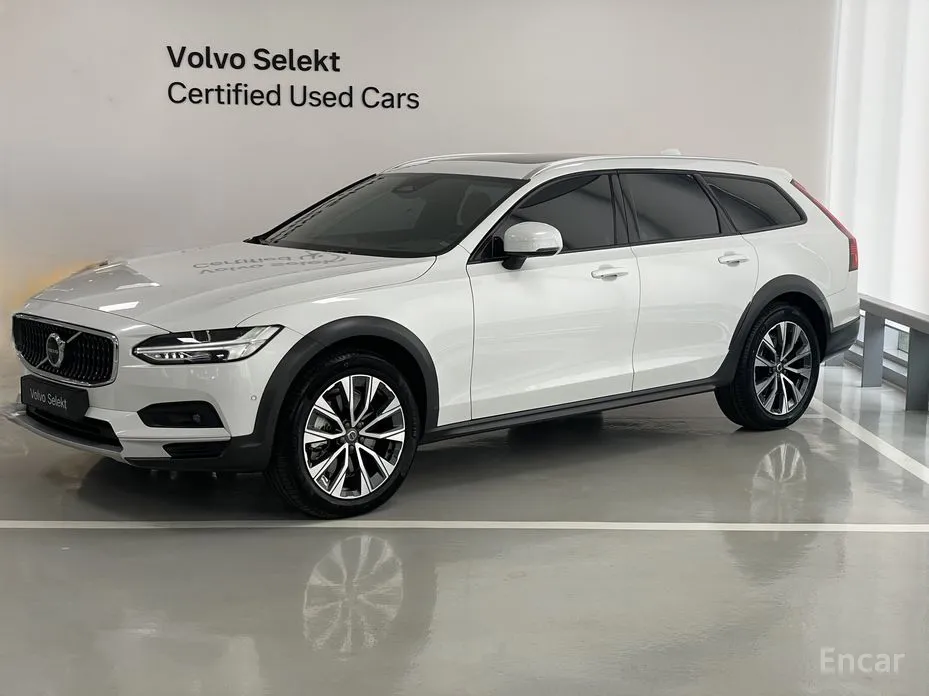 Фото 1 - Volvo V90