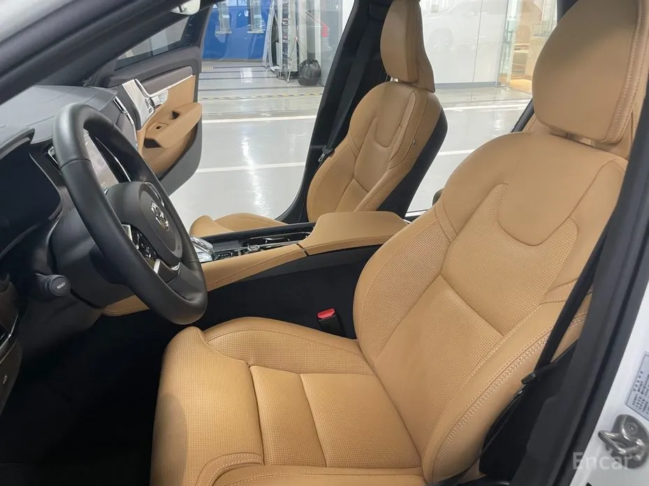 Фото 10 - Volvo V90