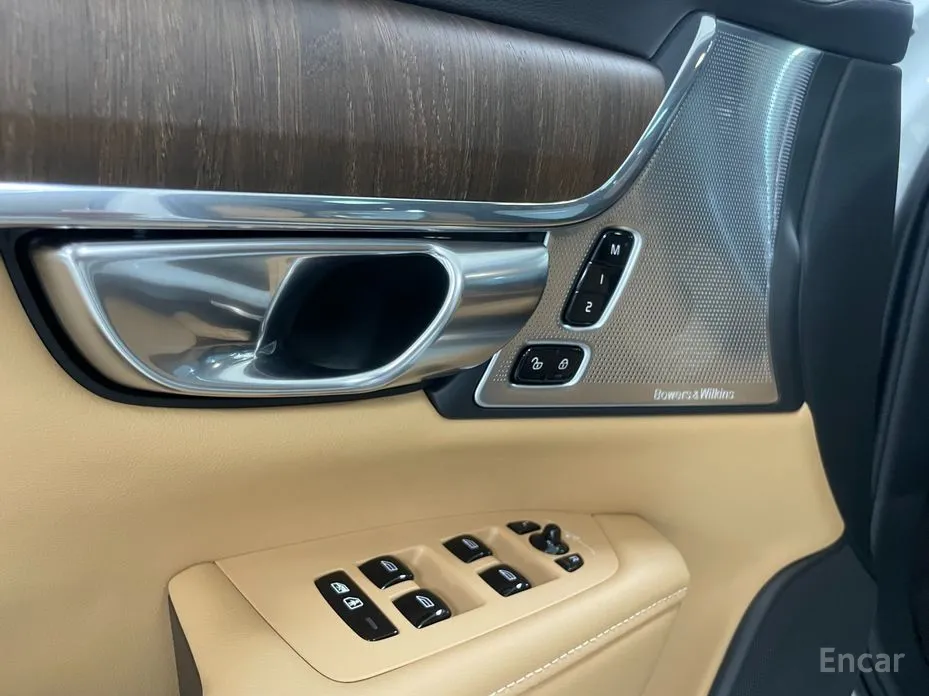 Фото 16 - Volvo V90