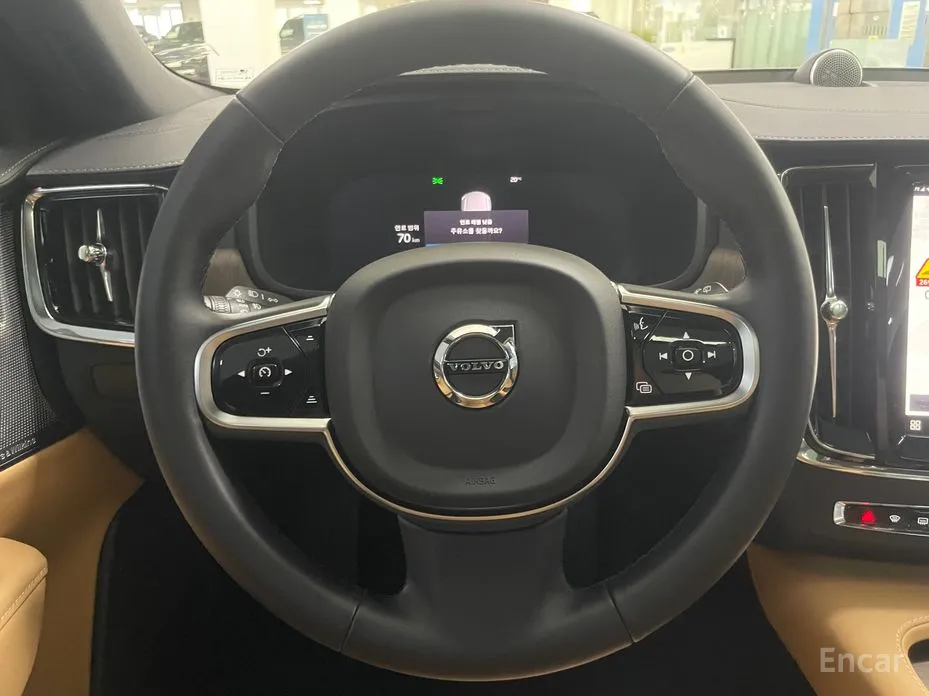 Фото 18 - Volvo V90