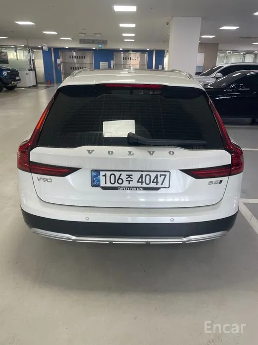 Фото 4 - Volvo V90