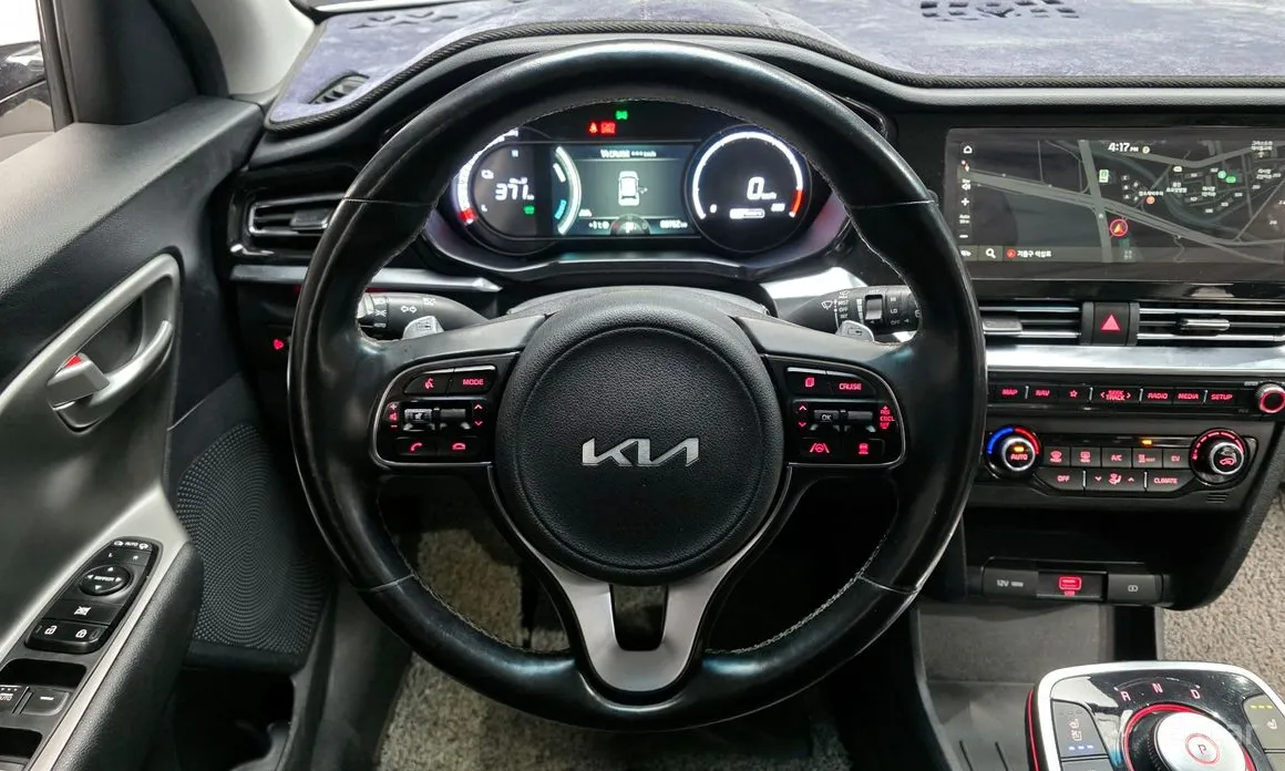 Фото 13 - Kia Niro