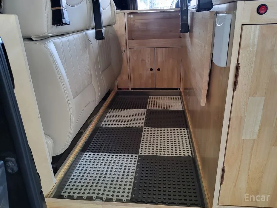 Фото 12 - Hyundai Staria