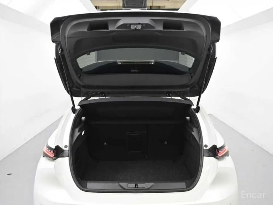 Фото 17 - Peugeot 308