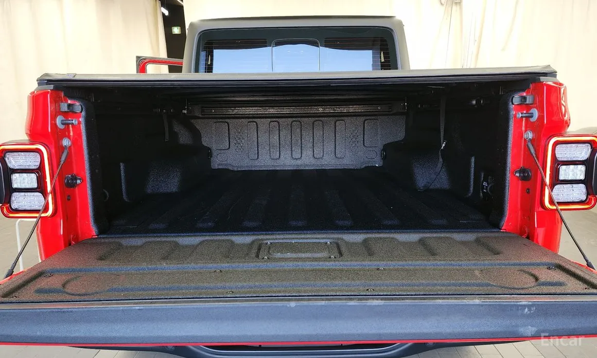 Фото 20 - Jeep Gladiator