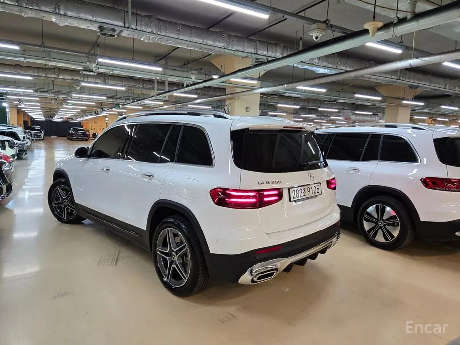 Фото 7 - Mercedes-Benz GLB-Class