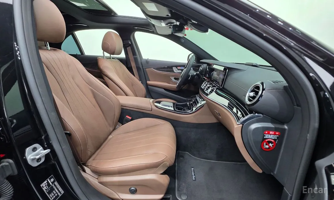 Фото 10 - Mercedes-Benz E-Class