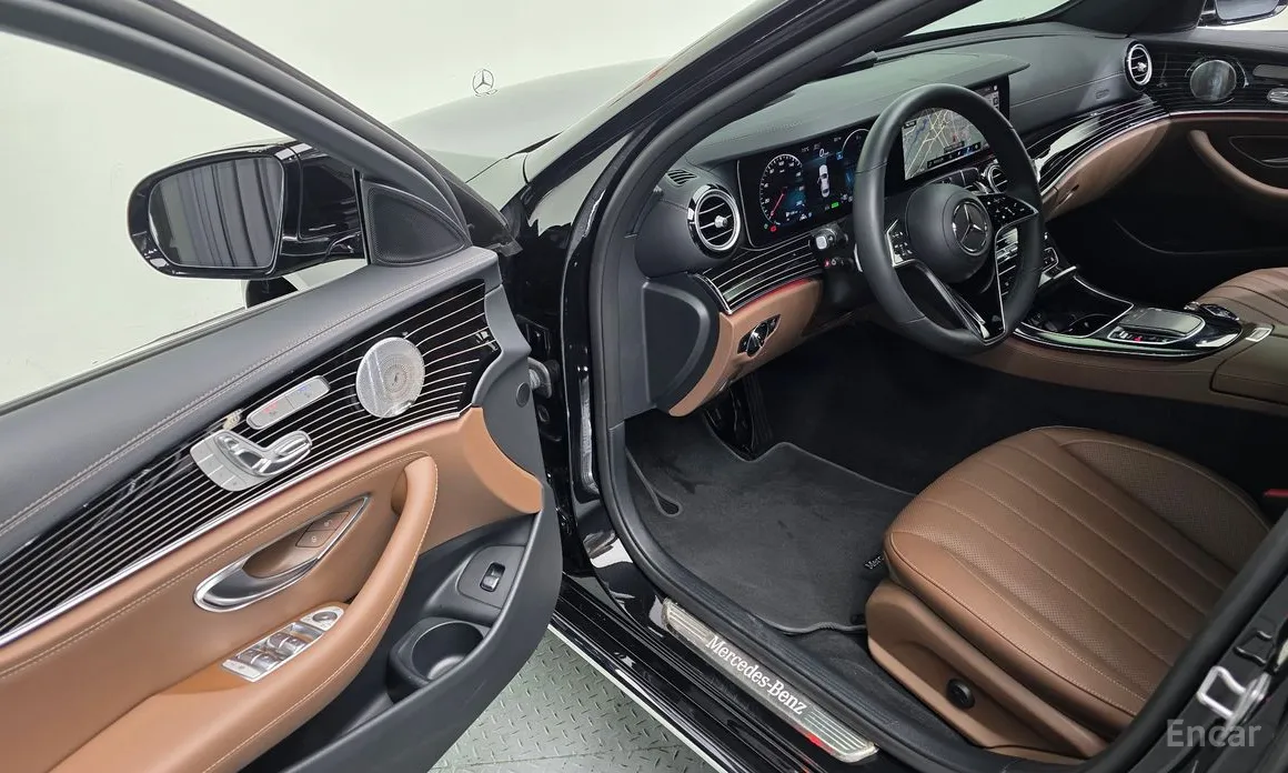 Фото 13 - Mercedes-Benz E-Class