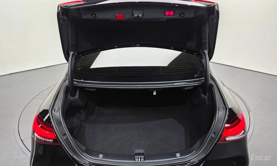 Фото 20 - Mercedes-Benz E-Class