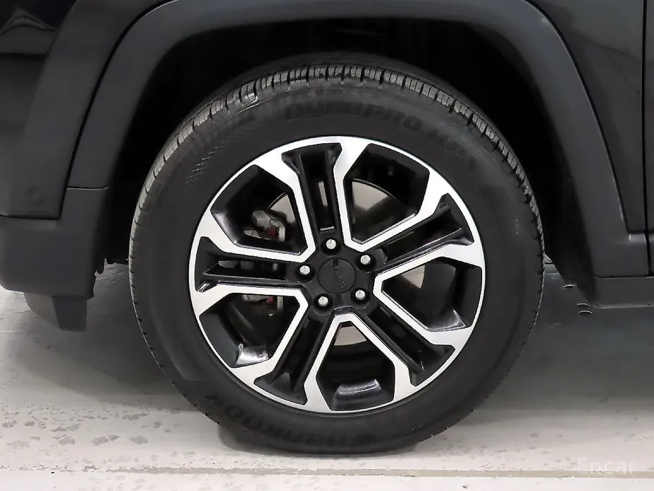 Фото 5 - Jeep Compass