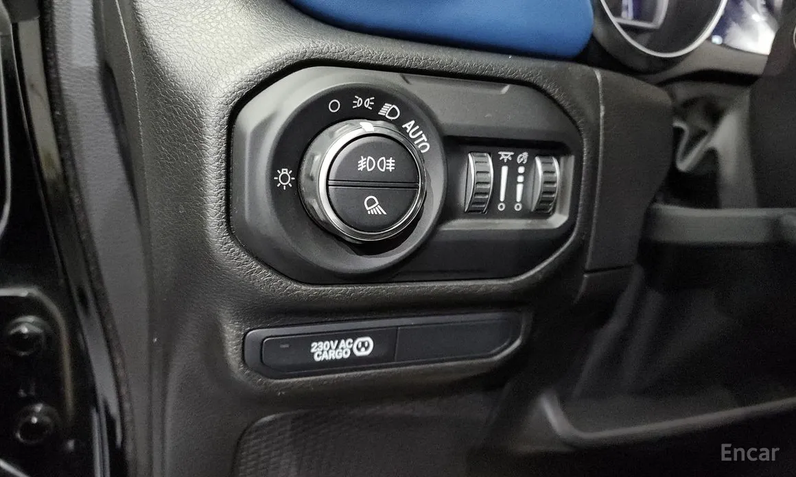 Фото 14 - Jeep Gladiator