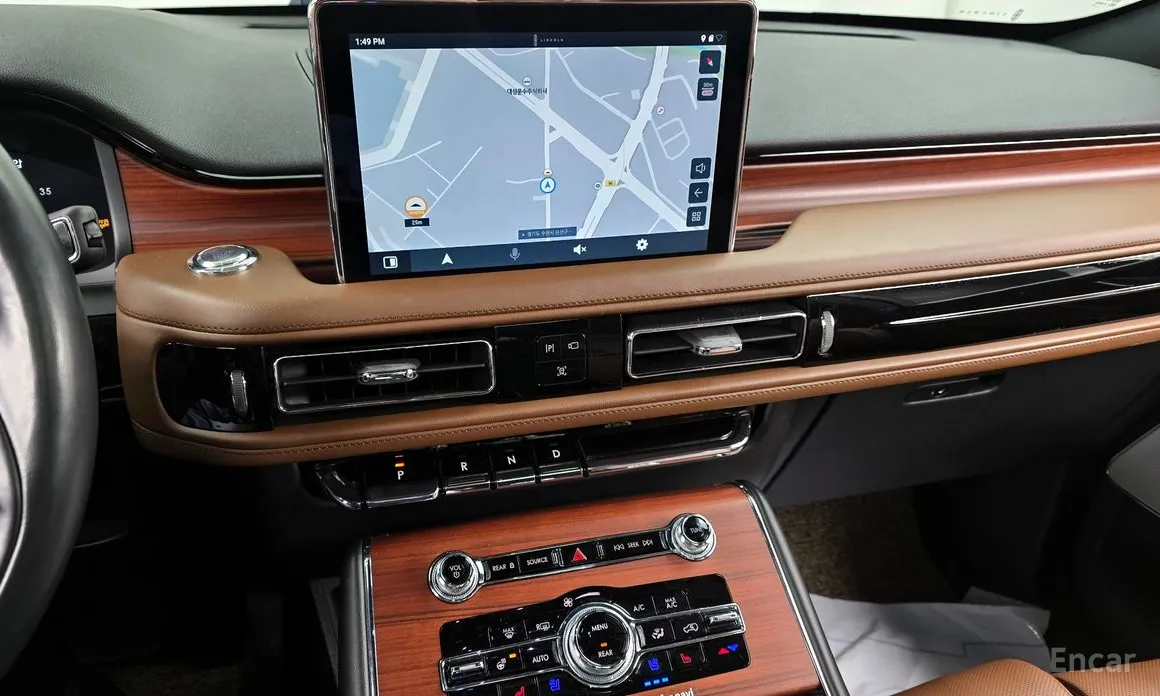 Фото 14 - Lincoln Aviator