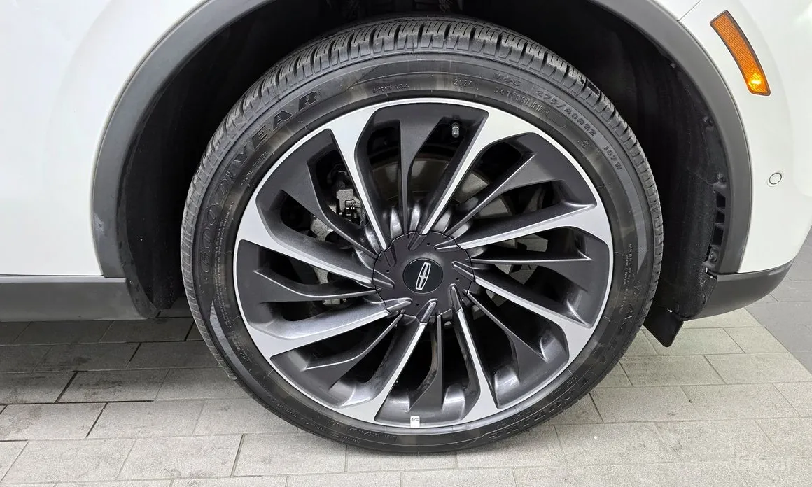 Фото 5 - Lincoln Aviator