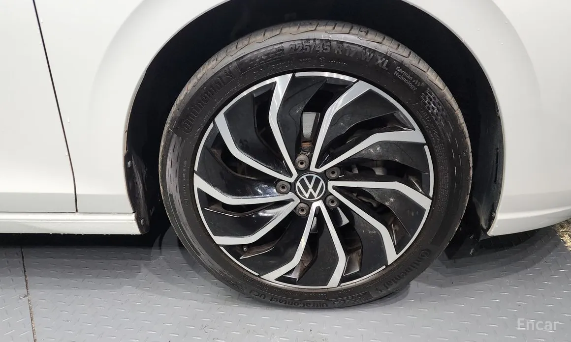 Фото 5 - Volkswagen Golf