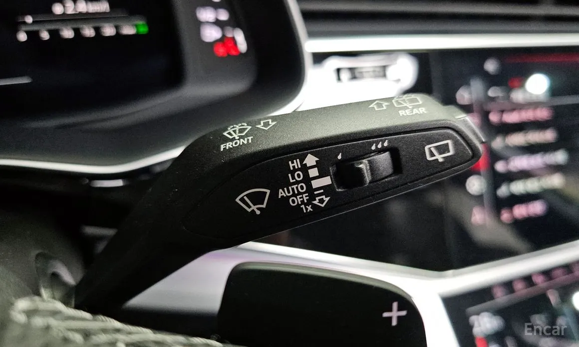 Фото 15 - Audi Q7