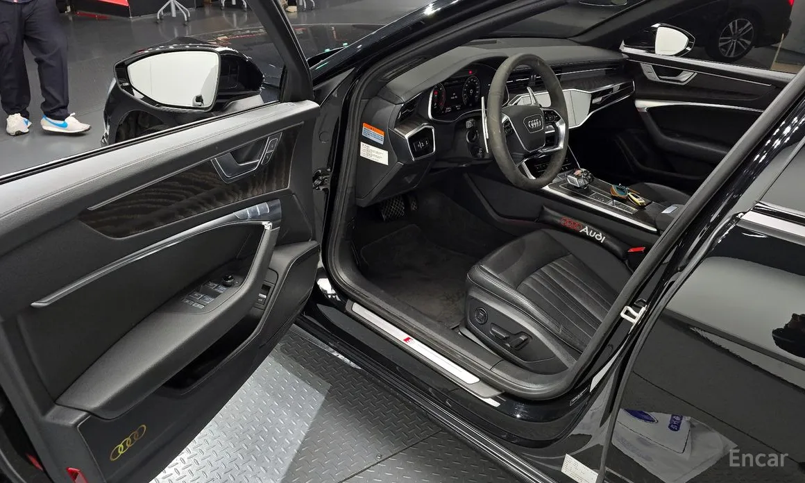 Фото 10 - Audi A6