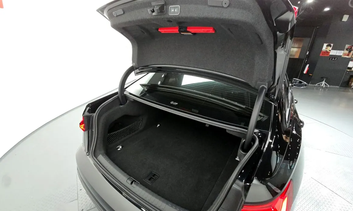 Фото 20 - Audi A6