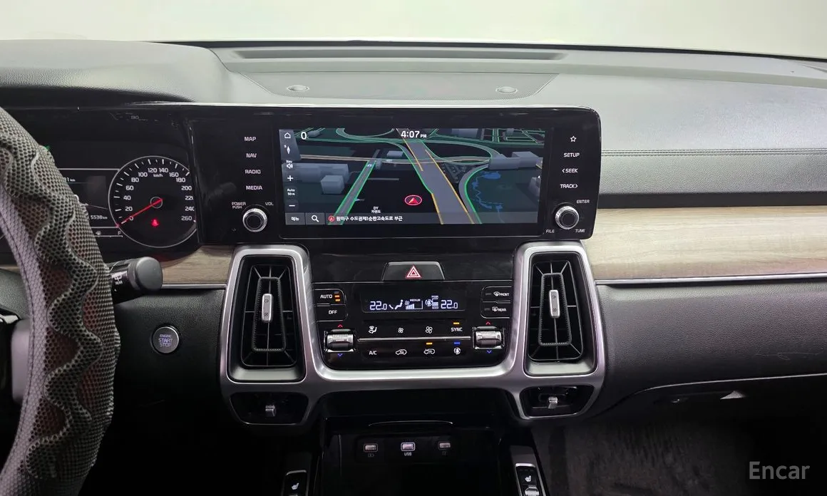 Фото 14 - Kia Sorento