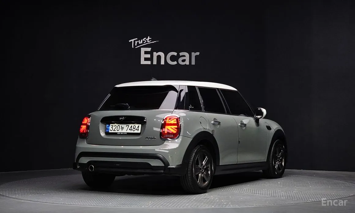 Фото 2 - Mini Cooper