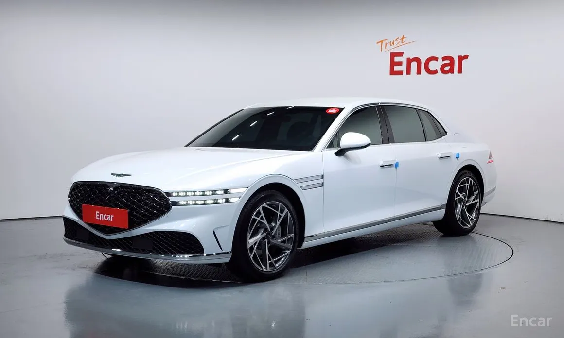 Фото 1 - Genesis G90