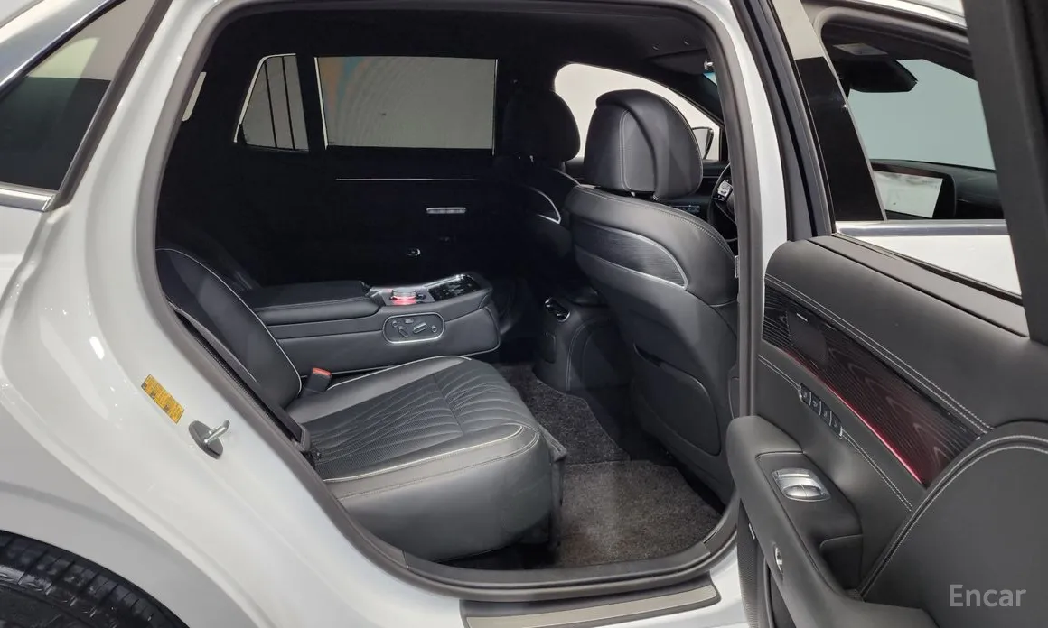 Фото 12 - Genesis G90