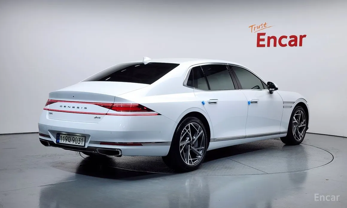 Фото 2 - Genesis G90