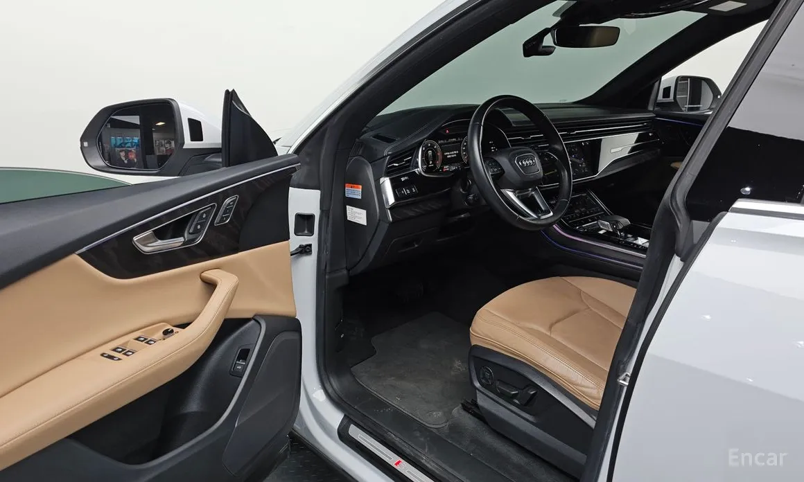 Фото 10 - Audi Q8