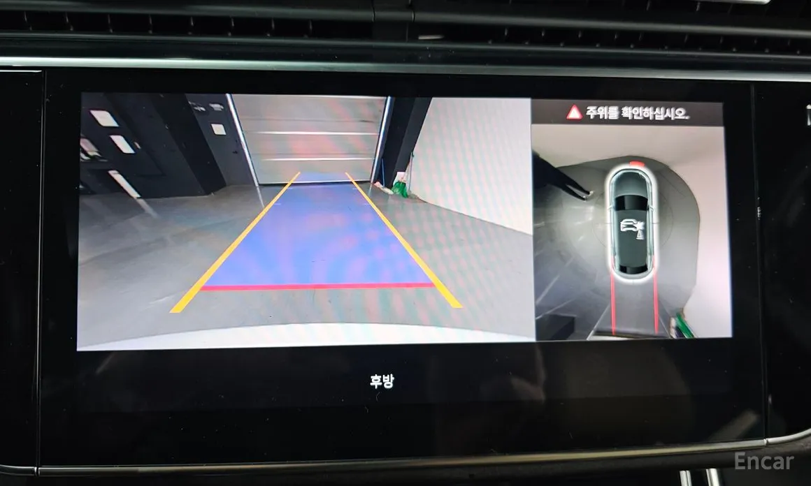 Фото 14 - Audi Q8