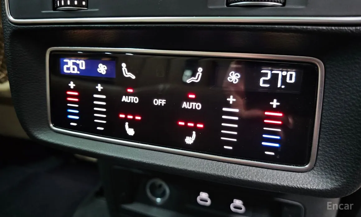 Фото 18 - Audi Q8