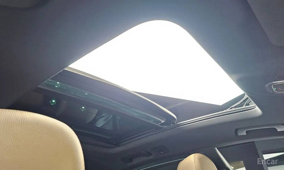 Фото 19 - Audi Q8