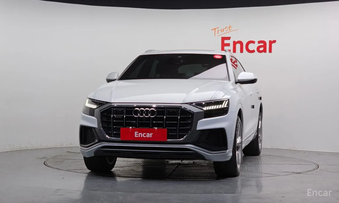 Фото 3 - Audi Q8