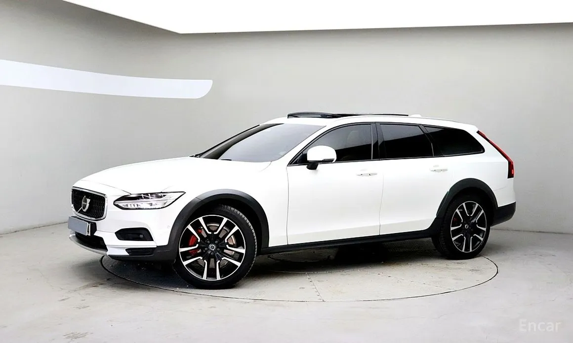 Фото 3 - Volvo V90