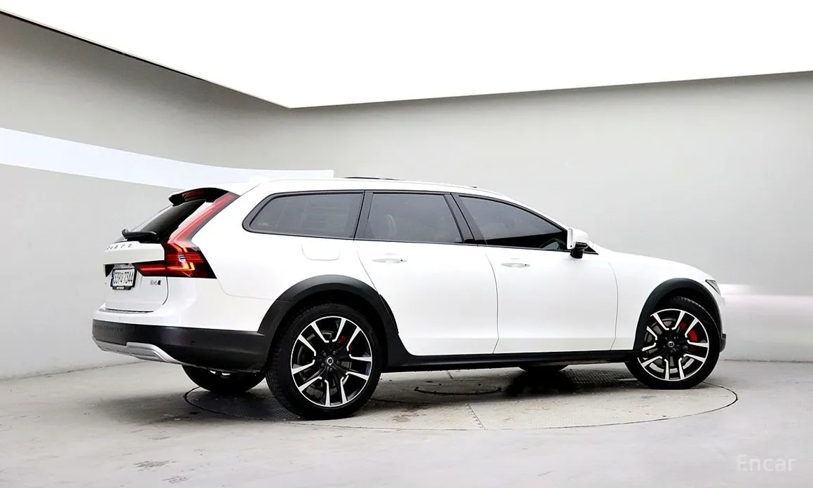 Фото 4 - Volvo V90