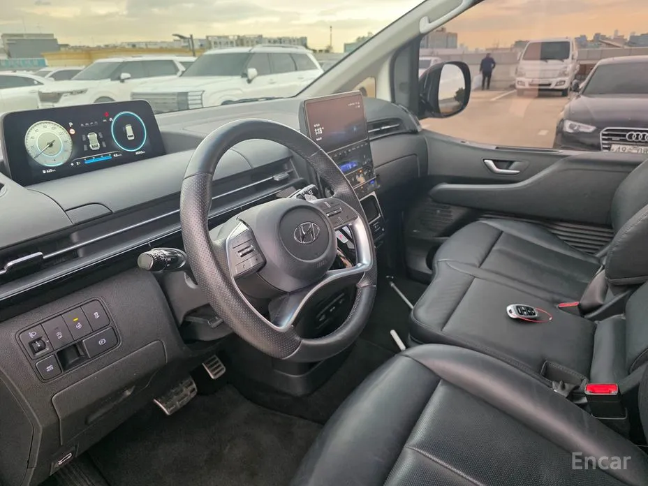 Фото 12 - Hyundai Staria