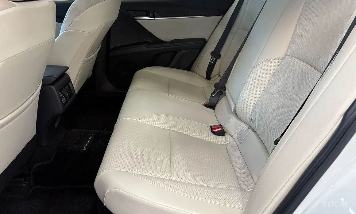 Фото 11 - Toyota Camry